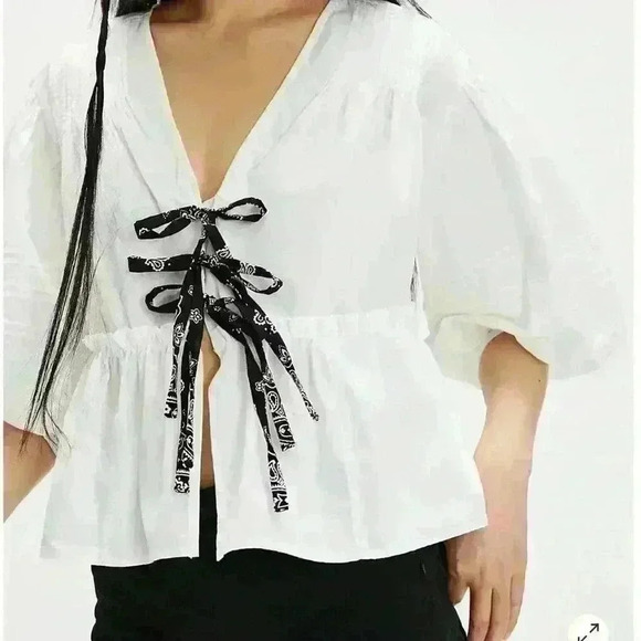 Tricia Fix Bandana Tied Up Top size S/P white  lace blue boho - Picture 1 of 5
